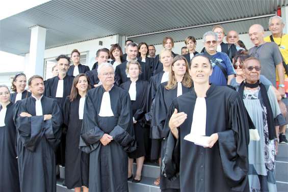 Les avocats dénoncent les conditions de détention indignes au Camp-Est