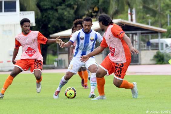 Football : Hienghène passe devant Tiga