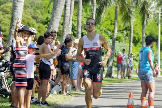 Szalamacha finit dans le top 50 en Australie