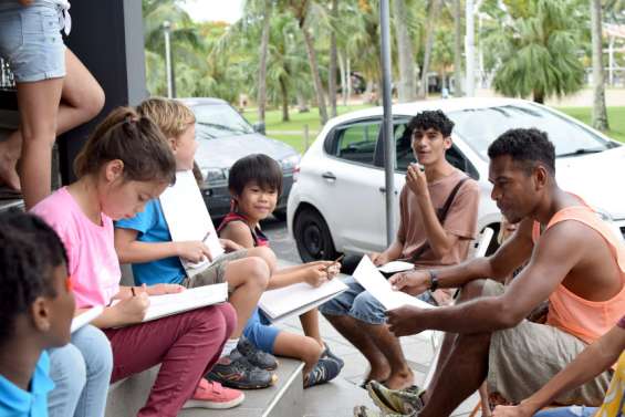 Les petits portraitistes de la place des Cocotiers