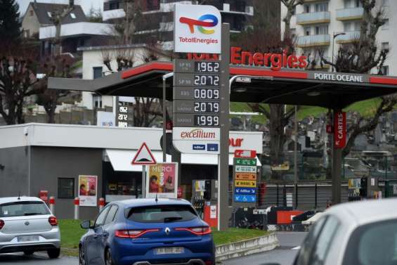 Carburant : 100 euros pour les plus modestes