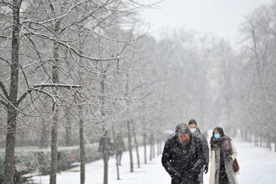 Madrid sous la neige, Pékin grelotte
