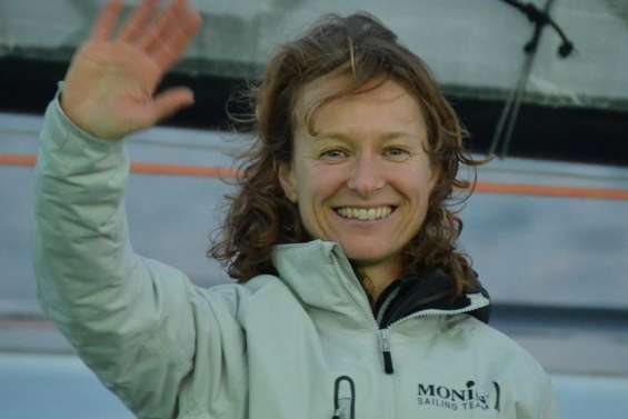  Abandon d'Isabelle Joschke pour une avarie de quille