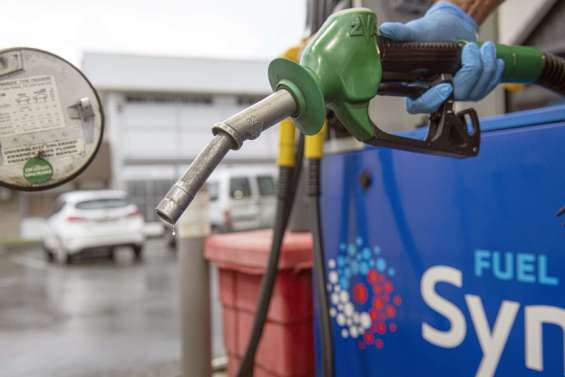 Dépôts de carburant bloqués : la crainte d’une pénurie dans les stations