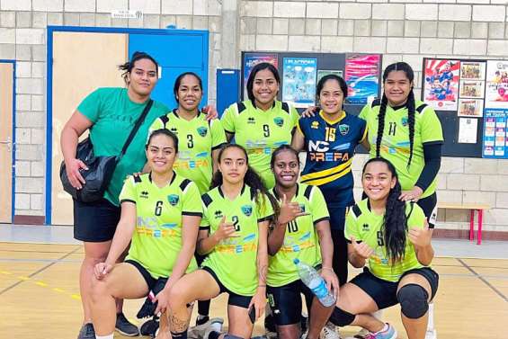 Au volley, Païta fait coup double en salle et s'impose également les pieds dans le sable