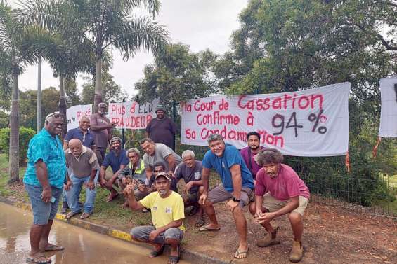 Mobilisation devant la mairie : Willy Gatuhau porte plainte