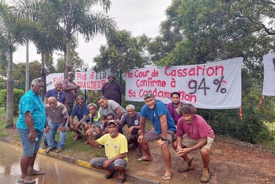 Mobilisation devant la mairie : Willy Gatuhau porte plainte