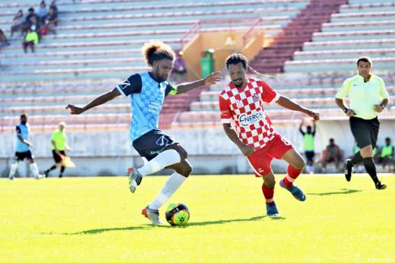 Football : Lues Waya part en Métropole se frotter au haut niveau