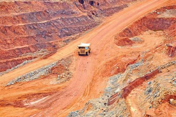 Le gouvernement adopte deux projets de loi sur les ressources minières