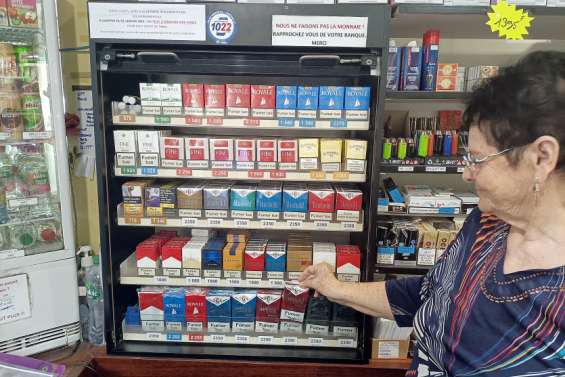 Le tabac à rouler, solution de repli face à la hausse des prix