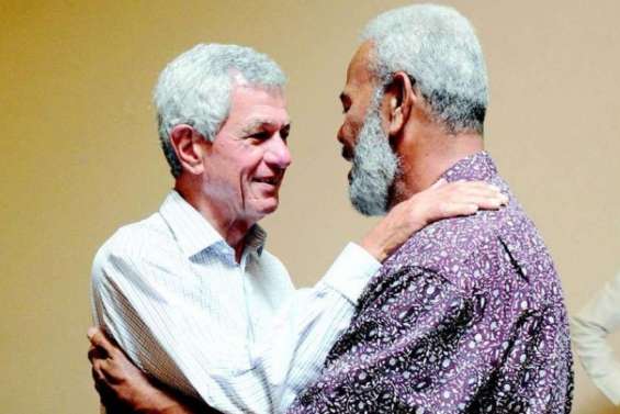 Sénatoriales : qui succédera à Pierre Frogier et à Gérard Poadja ?