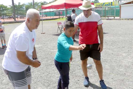 Sur le terrain de Boulari, les boulistes en quête de jeunes adeptes