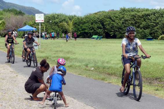 Dumbéa : plus de 200 enfants réunis à la plage de Nouré pour l'opération Bus 1,2,3