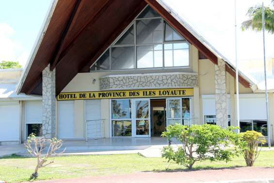Avec le budget de la province des Îles bloqué, l'inquiétude monte avant la rentrée scolaire
