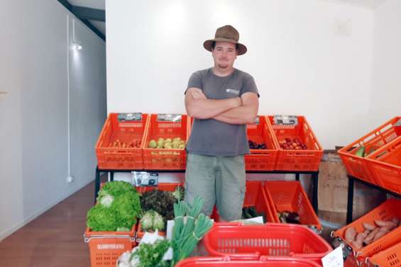 La Foa : le jeune agriculteur Marc-David Ollivier lance son commerce