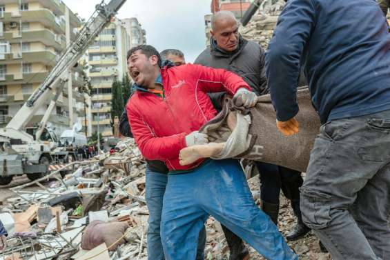 Turquie et Syrie : la course contre le temps et le froid pour aider les rescapés