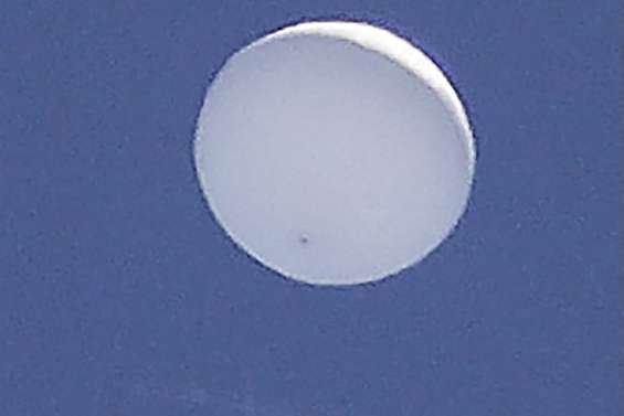 Des ballons chinois ou des ovnis ?