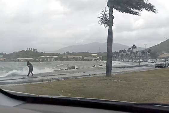 À Nouméa, le rond-point Berthelot fermé dans l’axe nord sud