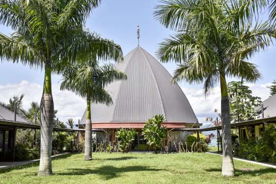 Le nouveau président du Sénat coutumier Victor Gogny pourrait démissionner