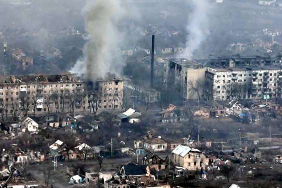 Ukraine : Bakhmout de plus en plus menacée