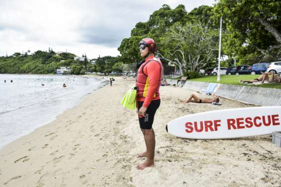 Piqûres, plaies et risque requin : les nageurs sauveteurs sur le front