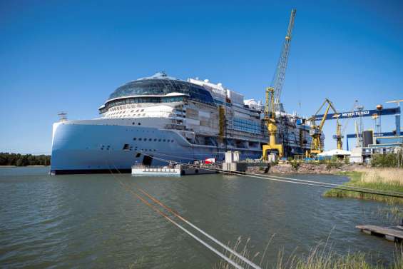 [VIDÉO] Malgré les critiques, le plus grand paquebot au monde voit le jour en Finlande