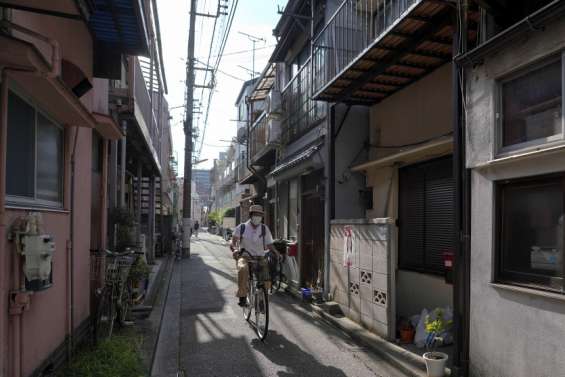 Japon : les maisons en bois anciennes et accolées, la hantise de Tokyo en cas de séisme majeur