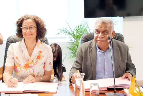 Le gouvernement s’entoure pour 