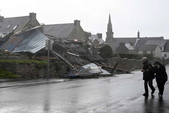 Au moins sept morts après le passage de la tempête Ciaran qui se décale vers le nord