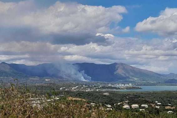 Incendie à Saint-Louis : le plan Orsec 2 activé, 120 hectares brûlés