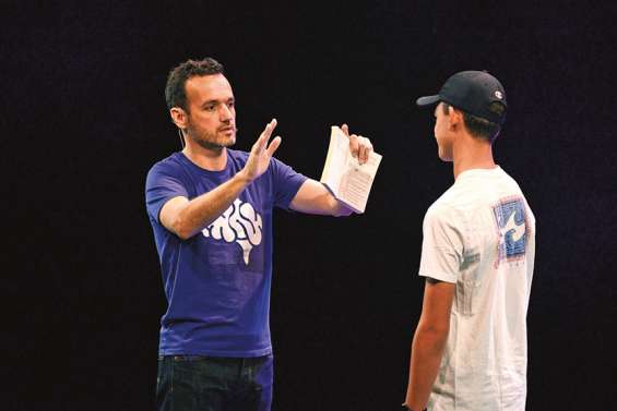 Le mentaliste Fabien Olicard est de retour sur le Caillou