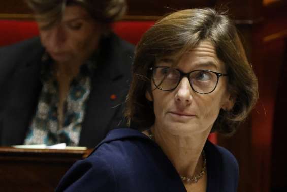 La nouvelle ministre de la Santé n’aurait pas déclaré 20 000 euros de cadeaux