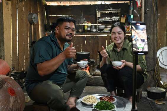 Vietnam : la vente en ligne, l’Eldorado des jeunes qui rejettent l’usine