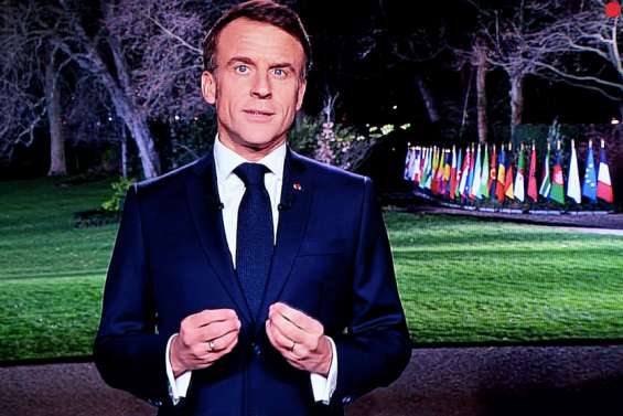 Emmanuel Macron promet de faire de 2024 une 