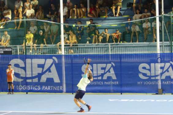 Open Sifa : Jules Marie éliminé, victoire facile pour Constant Lestienne