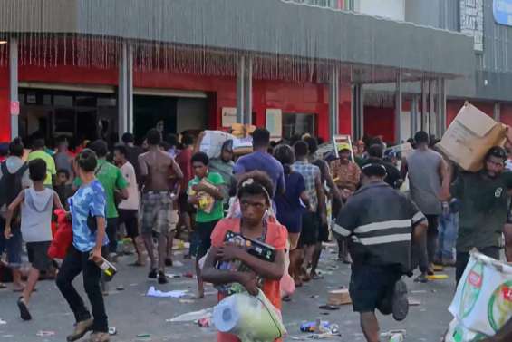 La Papouasie-Nouvelle-Guinée promet de sévir après la mort de 15 personnes lors d'émeutes