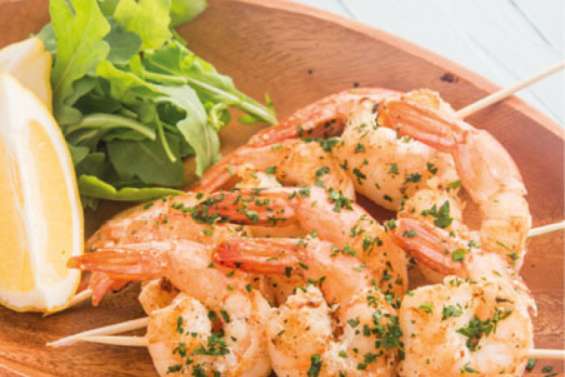 Terrine de raie, crevettes au miel et bavarois aux fraises … découvrez la recette du week-end