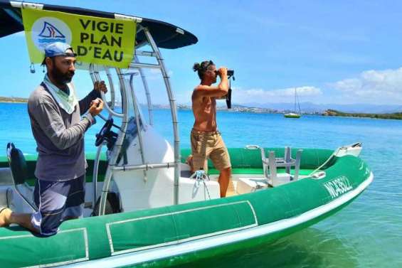 [Reportage] À Nouméa, Sébastien et Kévin sont les nouvelles sentinelles de la mer