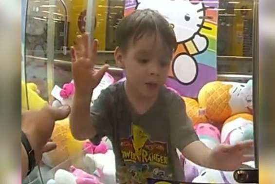 Australie : un enfant de 3 ans entre dans une machine à jouets