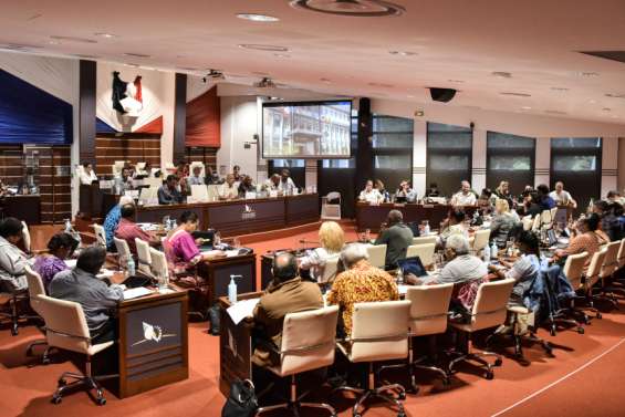 Congrès : les élus divisés avant le vote du budget 2024 présenté par le gouvernement