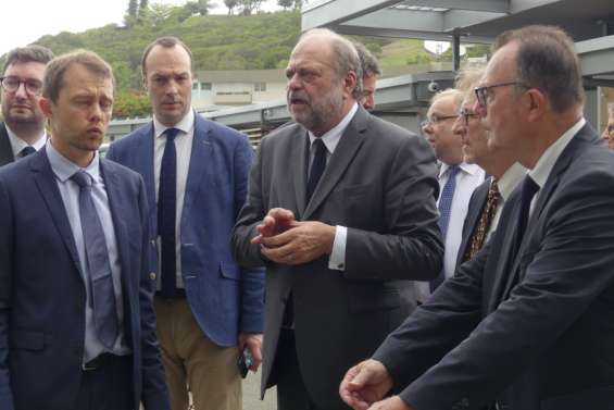 Éric Dupond-Moretti annonce un renfort des effectifs au tribunal de Nouméa
