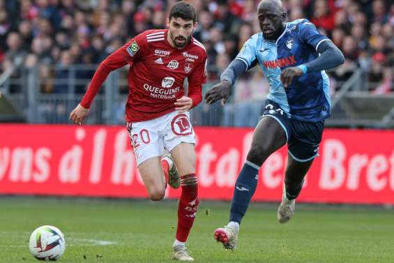 Ligue 1 : Brest solide dauphin, Nice dans le doute et rattrapé par Lens