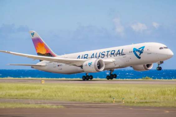 La direction de la compagnie réunionnaise Air Austral, en grande difficulté, valide un nouveau plan de restructuration