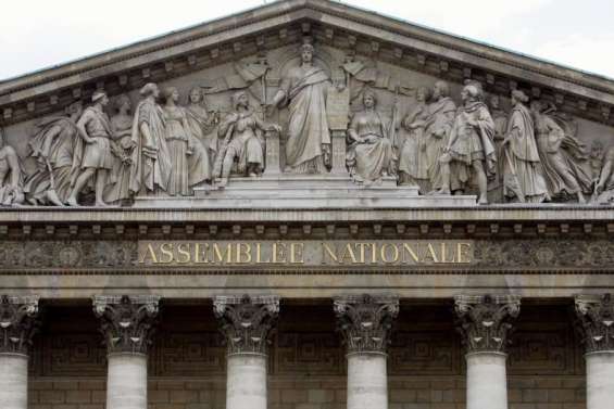 L’Assemblée nationale adopte le report des élections provinciales