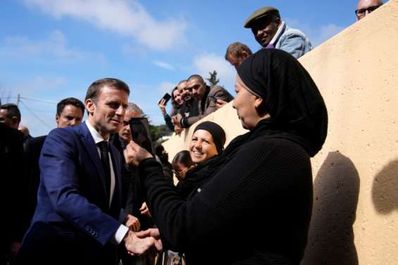 Macron promet à Marseille des opérations anti-drogue 