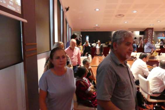 Congrès : les élus Loyalistes et Rassemblement quittent l’hémicycle, le projet de taxe renvoyé en commission