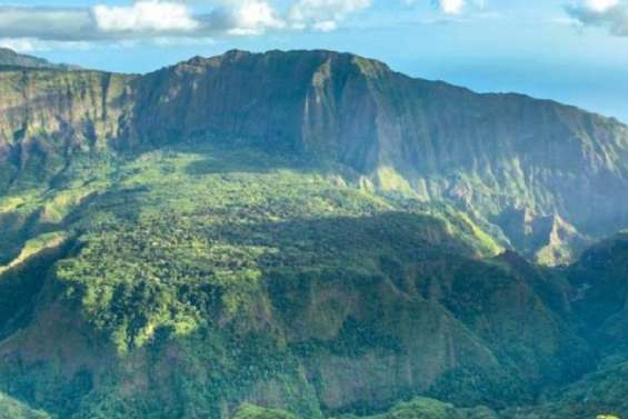 Polynésie : une jeune fille meurt après avoir été emportée par la Punaruu