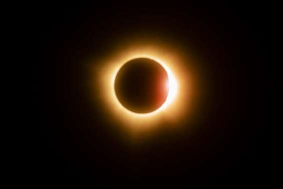 Une rare éclipse totale a traversé l’Amérique du Nord : 