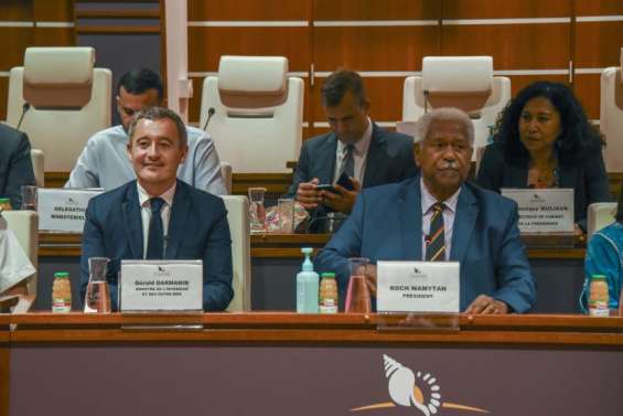 Gérald Darmanin dénonce 