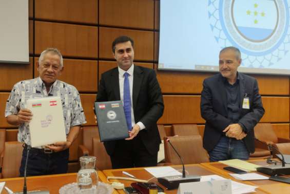 Polynésie : le Tavini d’Oscar Temaru signe un partenariat avec l’Azerbaïdjan